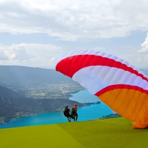 paragliding-in-gulmarg_charzan_holidays