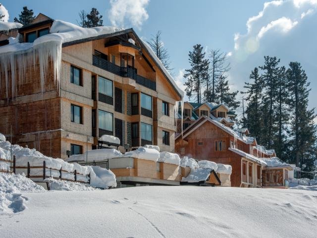 Gulmarg hotels booking charzan holidays