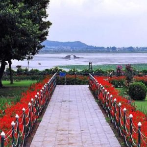 NIshat_garden_srinagar_charzan_holidays