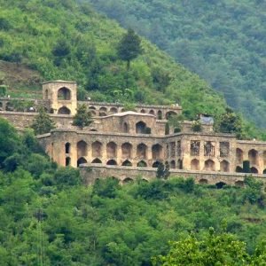 pari-mahal-srinagar_charzan_holidays