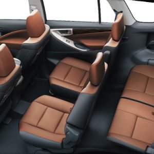 toyota-innova-crysta-interior_charzan_holidays