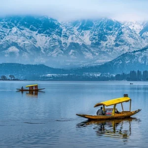 dal-lake-srinagar_charzan_holidays