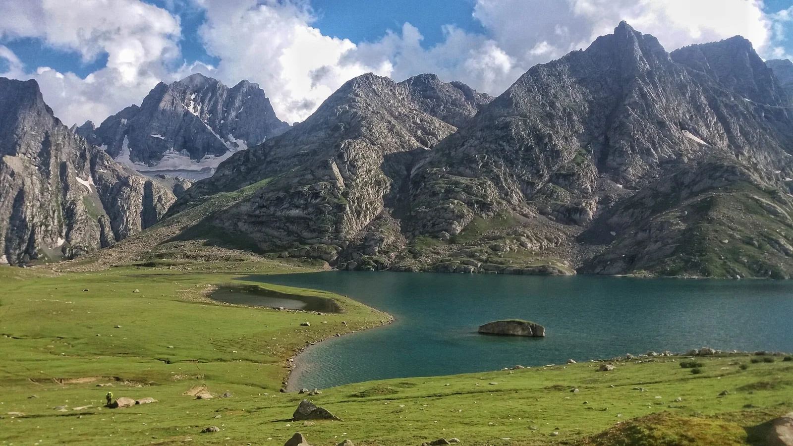 Salnai Lake: A Symphony of Peace and Beauty