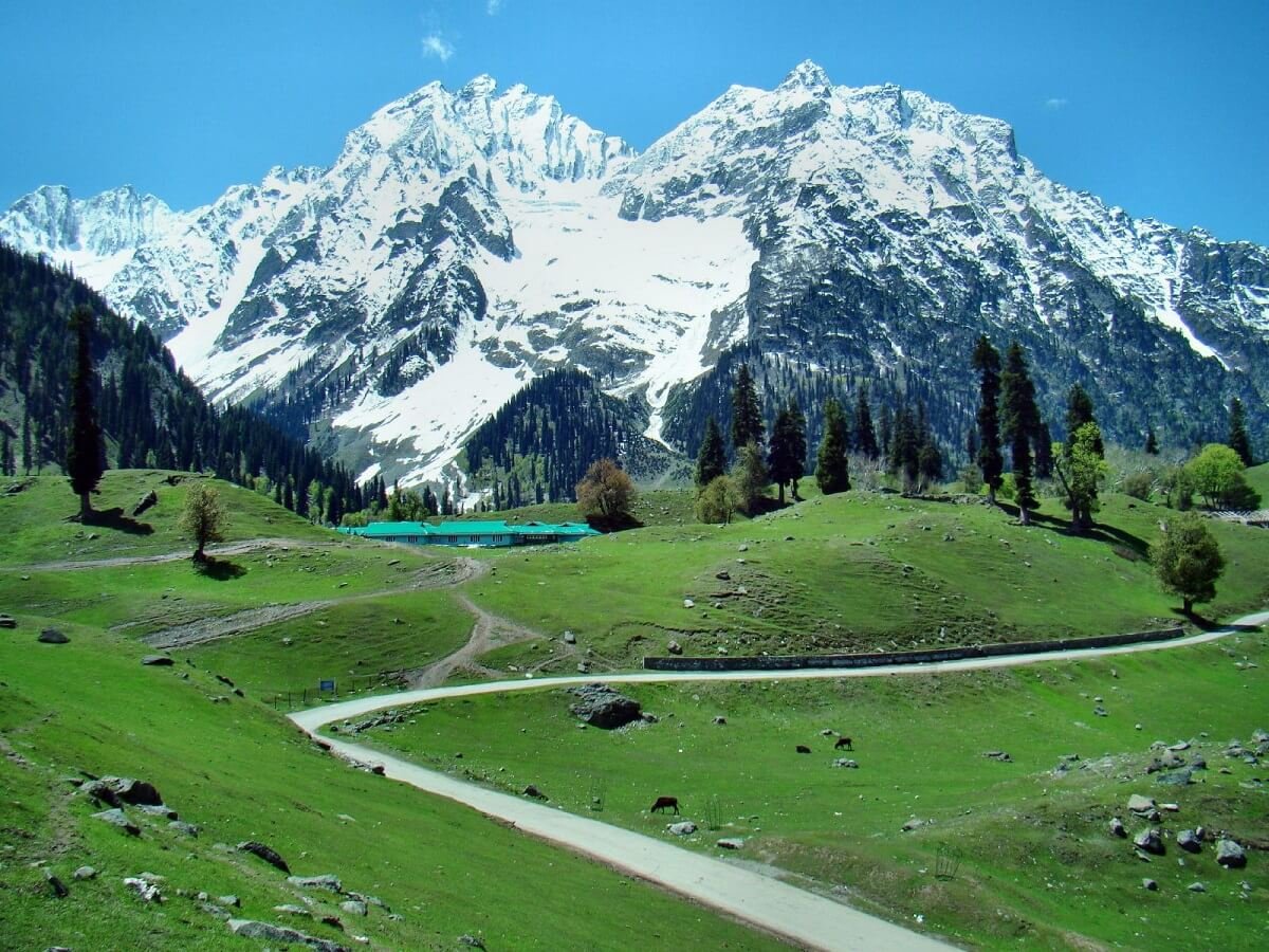 Sonamarg trek Kashmir charzan holidays