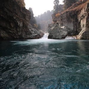 aharbal-waterfall-kashmir_charzan_holidays