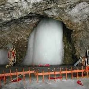 amarnath_cave_shrine_charzan_holidays