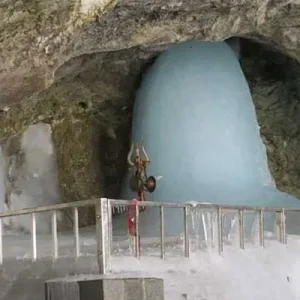 amarnath_cave_shrine_charzan_holidays