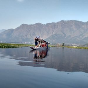 Best time for a shikara ride in Kashmir charzan holidays