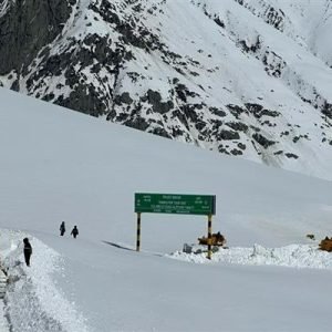 Gurez Valley in Winter charzan holidays