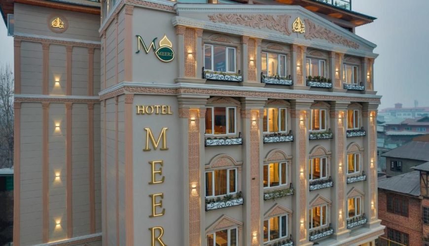 Hotel Booking in Srinagar charzan holidays