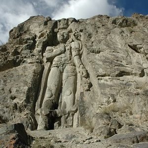 Sculpture_at_Drass_ladakh_charzan_holidays